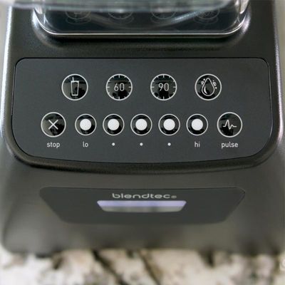 Blendtec Classic 575 Blender, 3 Horsepower, 2+2 Programmes, 1560 W, Black - Blendtec