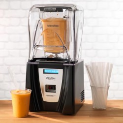 Blendtec كونواسيور 825 خلاط عازل للصوت، 2.6 لتر، 1825 واط، أسود - 3