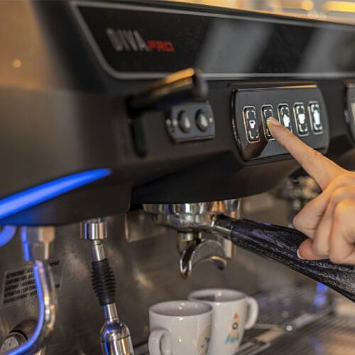 Carimali DivaPRO High Cappuccinatore Tam Otomatik Espresso Kahve Makinesi, 2 Gruplu, 400 V, Siyah - 4