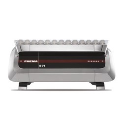 Faema E71 Полностью автоматическая кофемашина GTi Espresso с 3 группами - 2