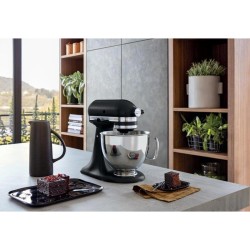 KitchenAid 5KSM125EBM خلاط آرتيسان الحامل، 4.8 لتر، أسود غير لامع - 4