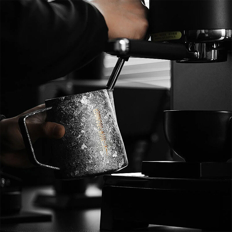 MHW-3Bomber P6634 Titanyum Süt Potu Pitcher, 600 ml, Gümüş Zırh - MHW-3Bomber