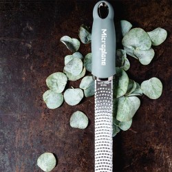 Microplane 46727E Premium Classic Zester Eucalyptus Green - 4